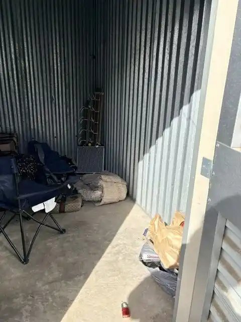5x10 storage unit in Sacramento, CA