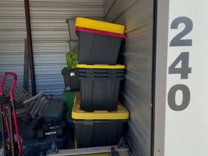 10x10 storage unit in Farmington, AR