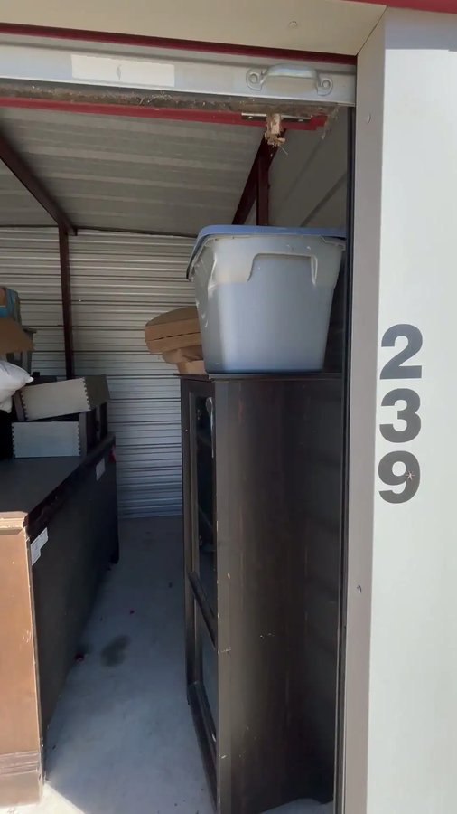 10x10 storage unit in Farmington, AR