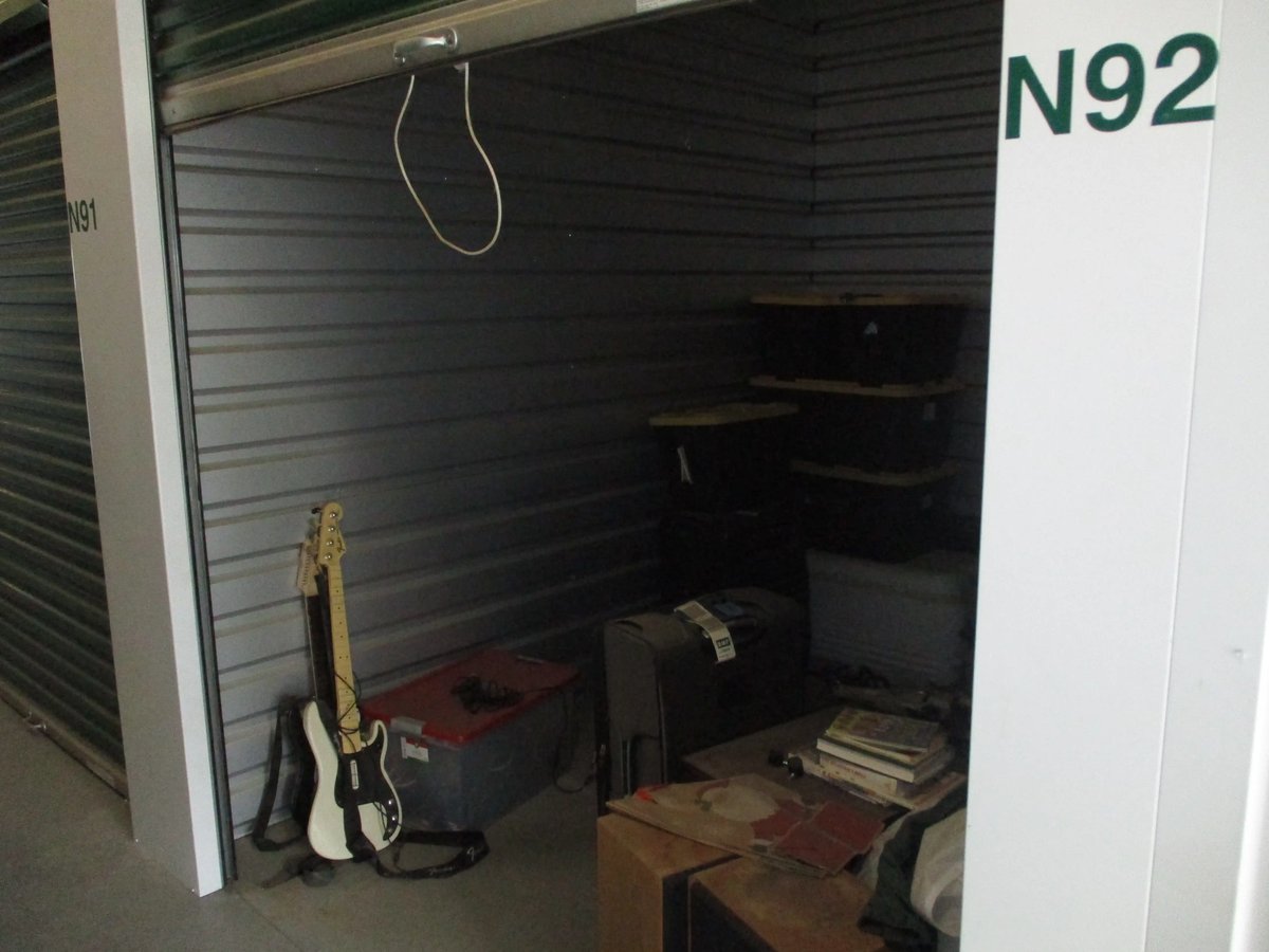 8x10 storage unit in Dixon, CA