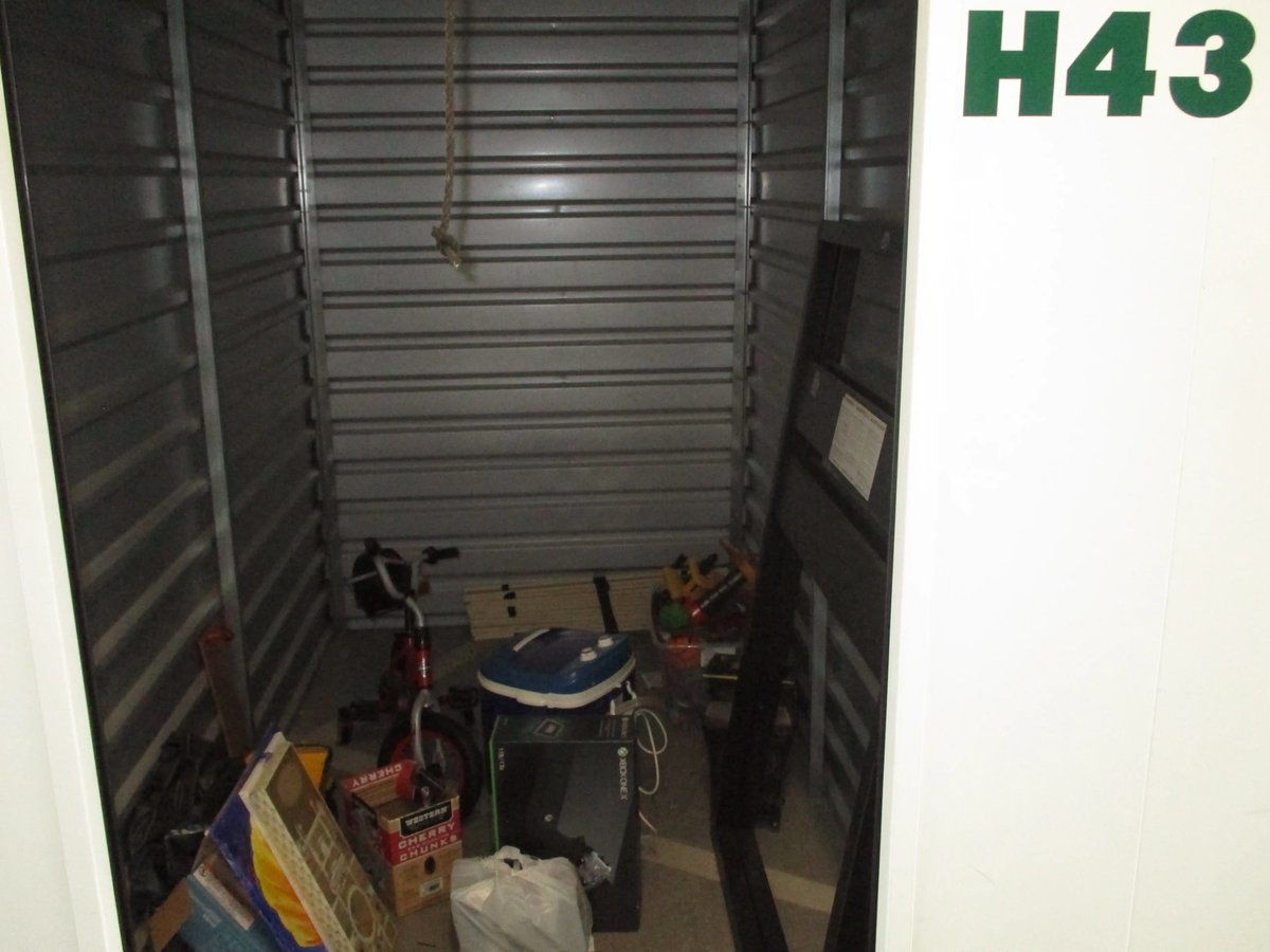 5x10 storage unit in Dixon, CA