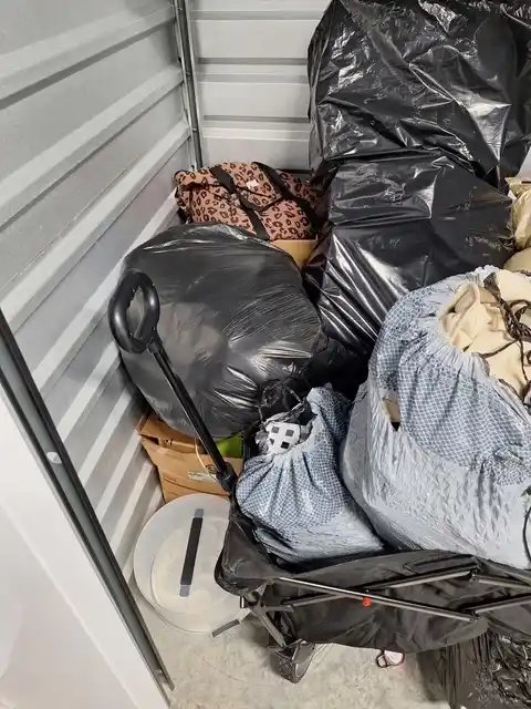 4x4 storage unit in Clinton township, MI
