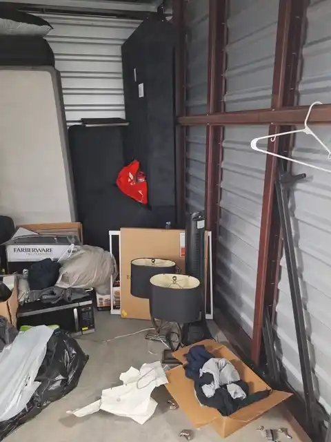 9x10 storage unit in Clinton township, MI