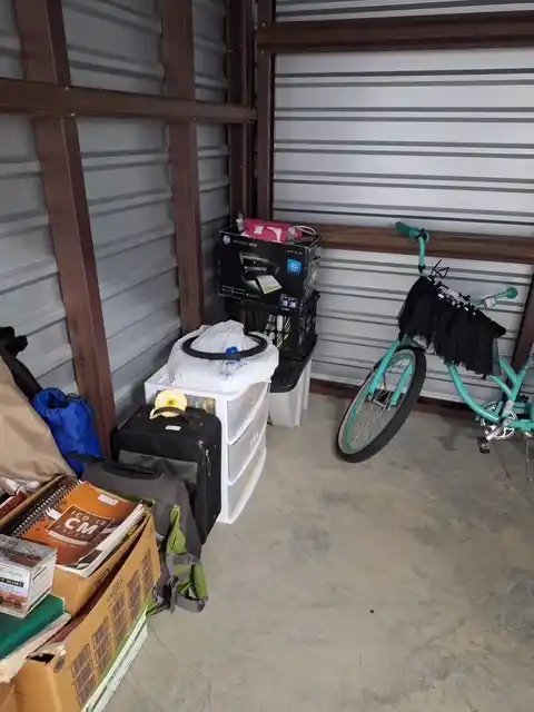 9x10 storage unit in Clinton township, MI