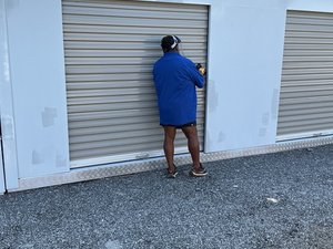10 x 8 unit in Carrolton