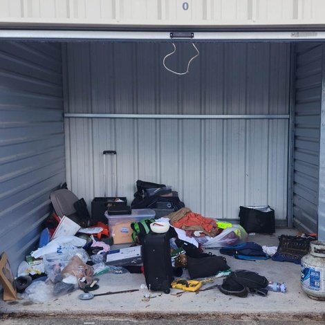 10 x 10 storage unit in Oxford, MS