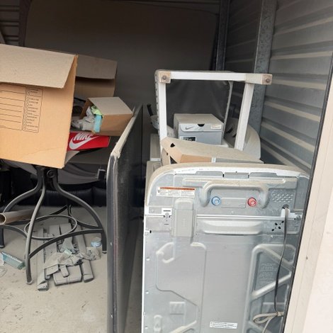 10 x 10 storage unit in Dallas, TX