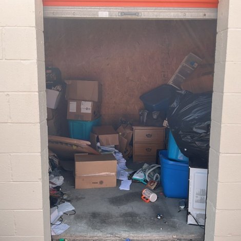 10 x 10 storage unit in Clarksville, TN