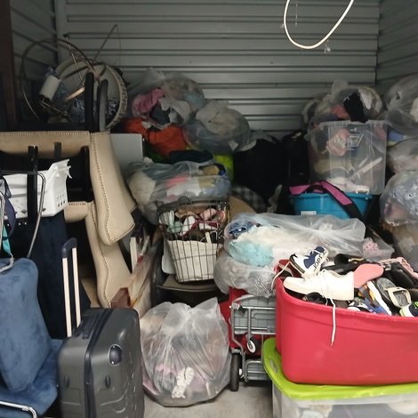 10 x 10 storage unit in Apopka, FL