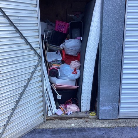 5 x 10 storage unit in Kinston, NC