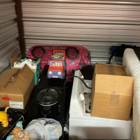 10 x 10 storage unit in Clarksville, TN