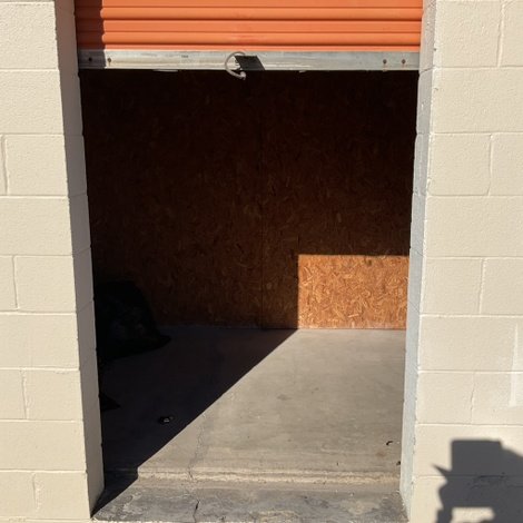 10 x 5 storage unit in Clarksville, TN