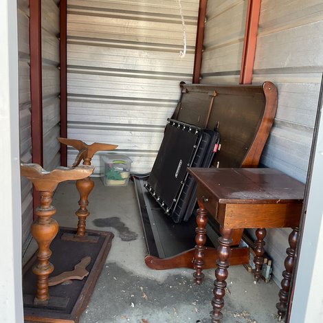 5 x 10 storage unit in Clarksville, TN