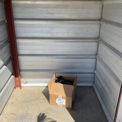 5 x 5 storage unit in Clarksville, TN
