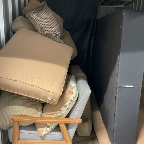 10 x 20 storage unit in Pittsburgh, PA