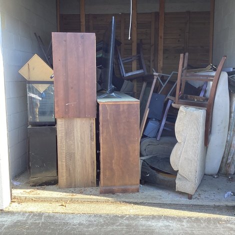 10 x 10 storage unit in Kinston, NC