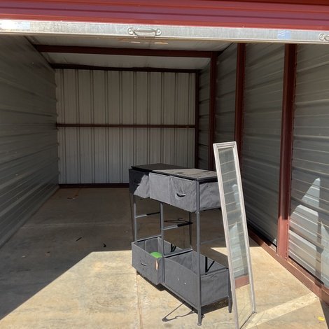 10 x 20 storage unit in Clarksville, TN