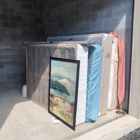 12 x 10 storage unit in Tifton, GA