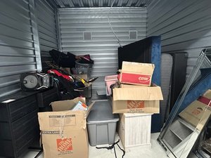 10 x 10 storage unit in Pearland, TX