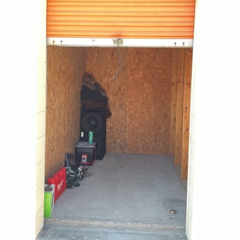5 x 7 storage unit in Clarksville, TN