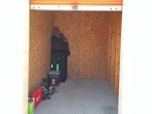 5 x 7 storage unit in Clarksville, TN