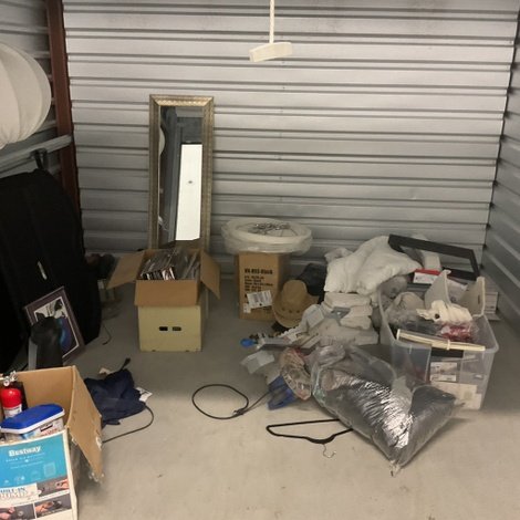 10 x 10 storage unit in Parma, OH