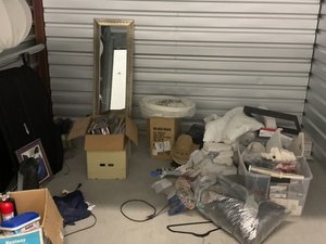 10 x 10 storage unit in Parma, OH