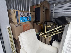 10 x 10 storage unit in Lawrence, MA