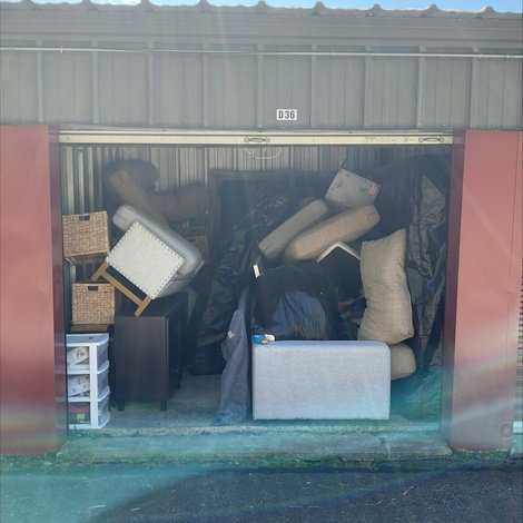 10 x 10 storage unit in Middletown, NY