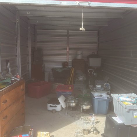 10 x 20 storage unit in Springfield, IL