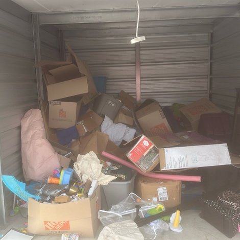 10 x 10 storage unit in Springfield, IL