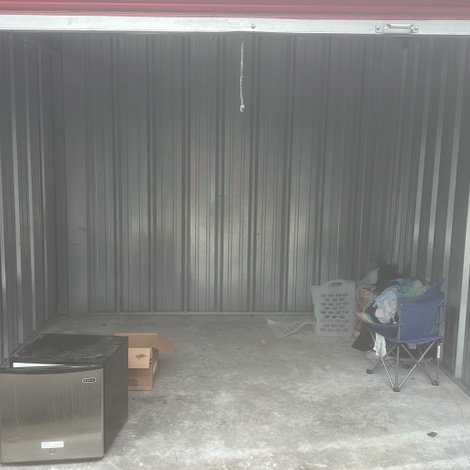 10 x 10 storage unit in Springfield, IL