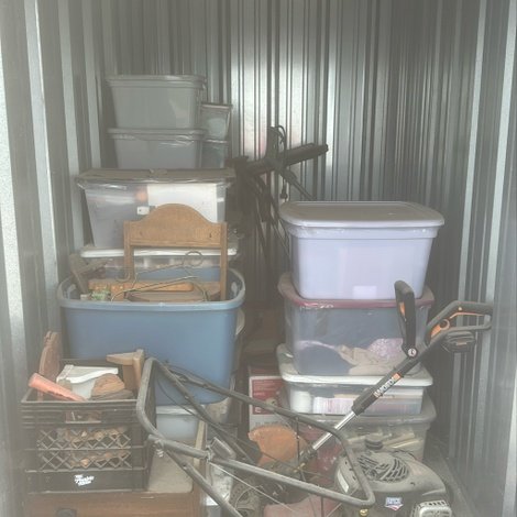 5 x 10 storage unit in Springfield, IL