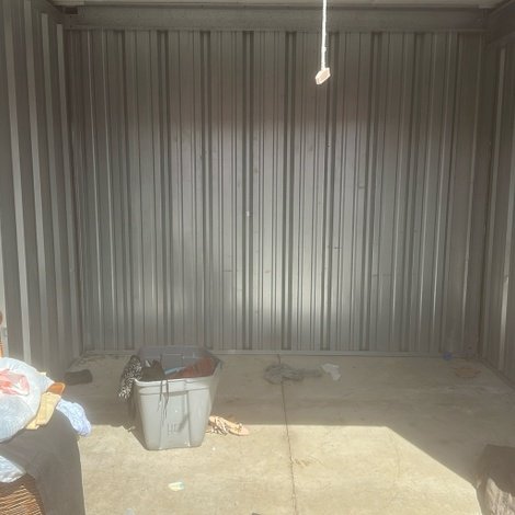 10 x 10 storage unit in Springfield, IL