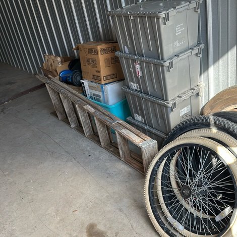 10 x 30 storage unit in Converse, TX