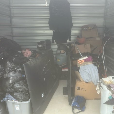 10 x 10 storage unit in Springfield, IL