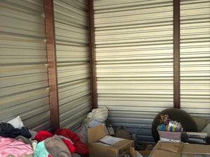 10 x 15 unit in Madisonville