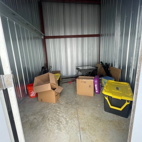 10 x 12 storage unit in Hagerstown, MD