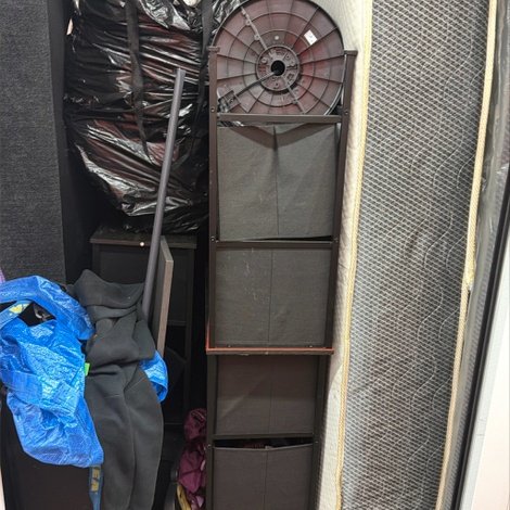 5 x 5 storage unit in Saint Paul, MN