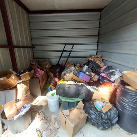 10 x 10 storage unit in Johnston, SC
