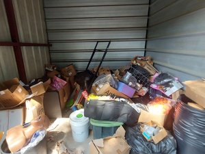 10 x 10 unit in Johnston