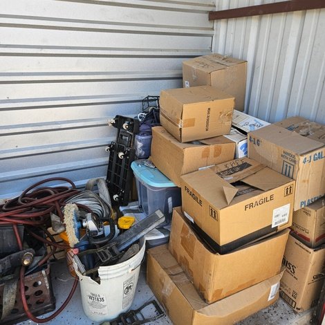 10 x 5 storage unit in Montgomery, TX