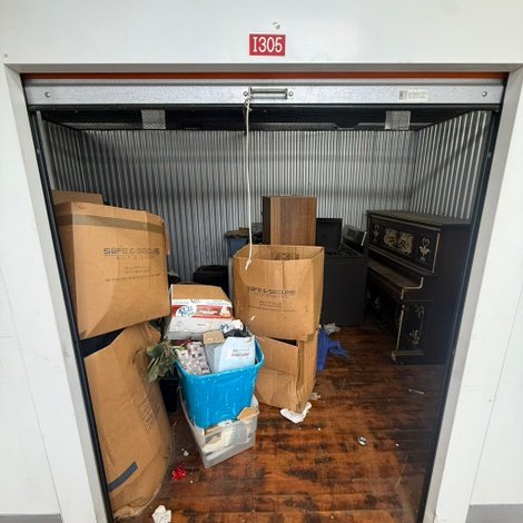 10 x 15 storage unit in , Bldg. 12 Garfield, NJ