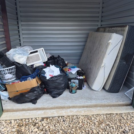 20 x 10 storage unit in Unknown, TX