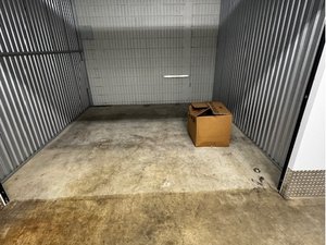 10 x 10 unit in Memphis