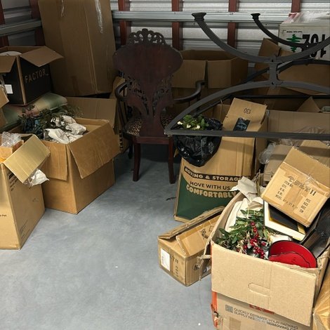 10 x 10 storage unit in Jacksonville, FL