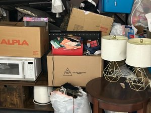 10 x 10 storage unit in Jacksonville, FL