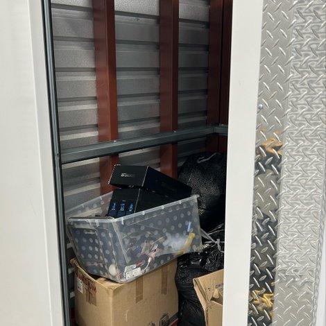 5 x 5 storage unit in Jacksonville, FL