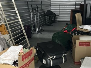 10 x 30 storage unit in Jacksonville, FL