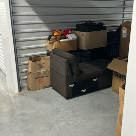 10 x 10 storage unit in Jacksonville, FL